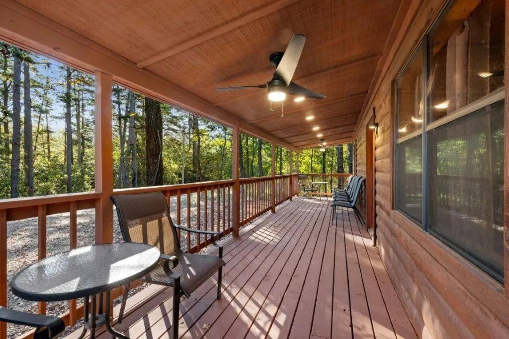 Misty Moonlight, Sleeps 4, Mountain Cabin Apartment Broken Bow Bagian luar foto