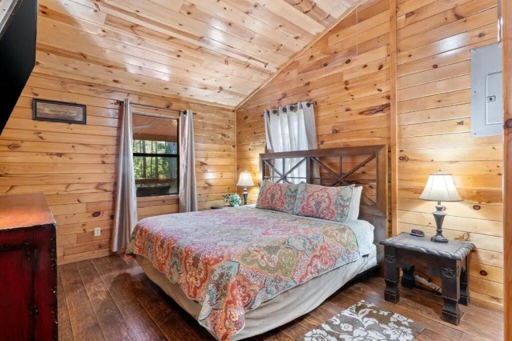 Misty Moonlight, Sleeps 4, Mountain Cabin Apartment Broken Bow Bagian luar foto