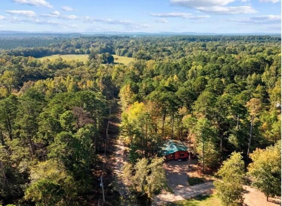 Misty Moonlight, Sleeps 4, Mountain Cabin Apartment Broken Bow Bagian luar foto